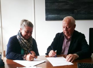 O Concello de As Pontes e a A.C. Banda de Música de As Pontes firmaban o convenio de colaboración.