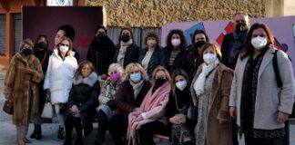 O Concello, AECC Ferrol e Afundación celebran o acto de clausura da exposición «Resilientes»
