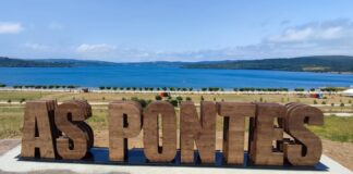 AS PONTES ESTREA ROTULACIÓN ARTÍSTICA NO LAGO Letras lago
