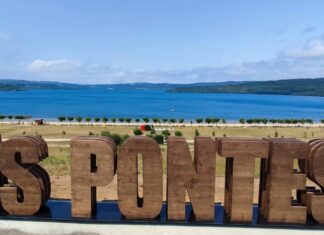 AS PONTES ESTREA ROTULACIÓN ARTÍSTICA NO LAGO Letras lago