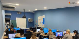 MÁIS DUNHA VINTENA MULLERES DAS PONTES PARTICIPAN NUN CURSO DE FORMACIÓN EN COMPETENCIAS DIXITAIS