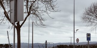 O CONCELLO CONSTRÚE UNHA ÁREA DE AUTOCARAVANAS NA CONTORNA DO LAGO