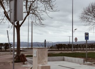 O CONCELLO CONSTRÚE UNHA ÁREA DE AUTOCARAVANAS NA CONTORNA DO LAGO