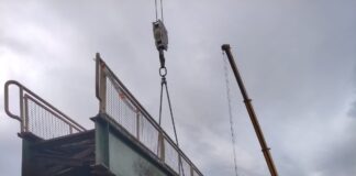 AS PONTES RETIRA A ANTIGA PASARELA PEONIL SOBRE O RÍO EUME