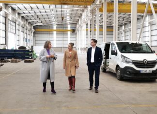 A CONCELLEIRA DE INDUSTRIA VISITA O NOVO CENTRO DE OPERACIÓNS DE INVENERGY SERVICES NO POLÍGONO DE PENAPURREIRA