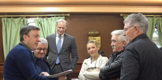 O CONCELLO DAS PONTES IMPULSA A VENDA DAS VIVENDAS DO POBOADO DAS VEIGAS TRAS A SINATURA DA SÚA RECEPCIÓN