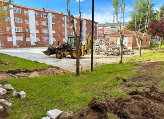AS PONTES INICIA OS TRABALLOS DE CONSTRUCIÓN DUNHA PISTA MULTIDEPORTE NO POBOADO DA MAGDALENA E A MELLORA DA SÚA CONTORNA