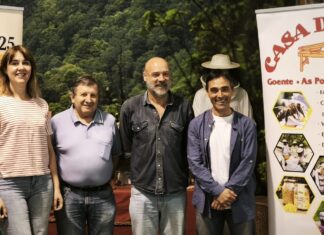 AS PONTES ACOLLE A VIII XORNADA TÉCNICA DA ASOCIACIÓN DE VETERINARIOS ESPECIALISTAS EN SANIDADE E PRODUCIÓN APÍCOLA