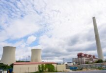 O Goberno local confirma que non haberá demolición dos grupos de refrixeración da central térmica durante as Festas do Carmen